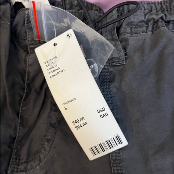 Urban Outfitters cropped parachute pants size S NWT - Picture 2 of 2